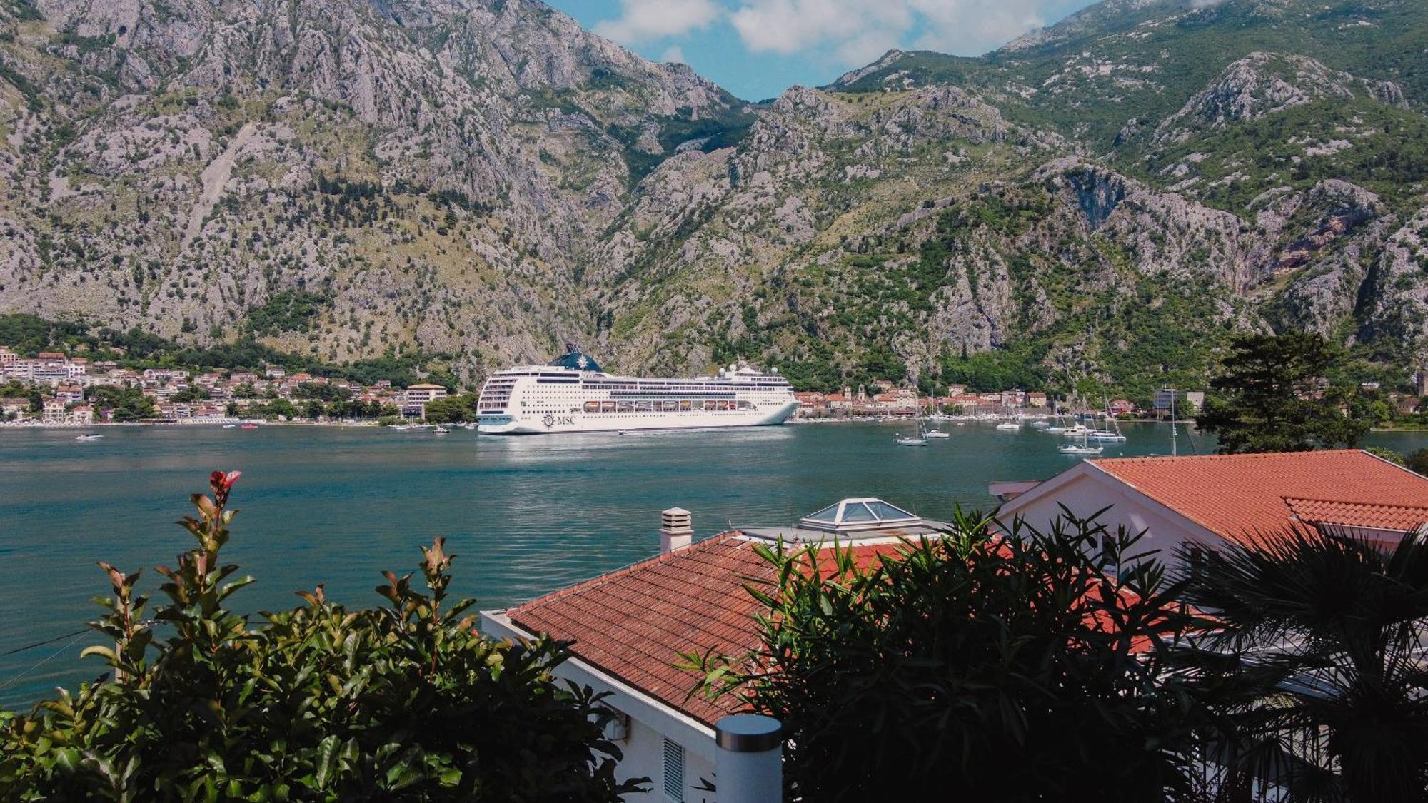 Chillout Apartment In Kotor Bay Экстерьер фото